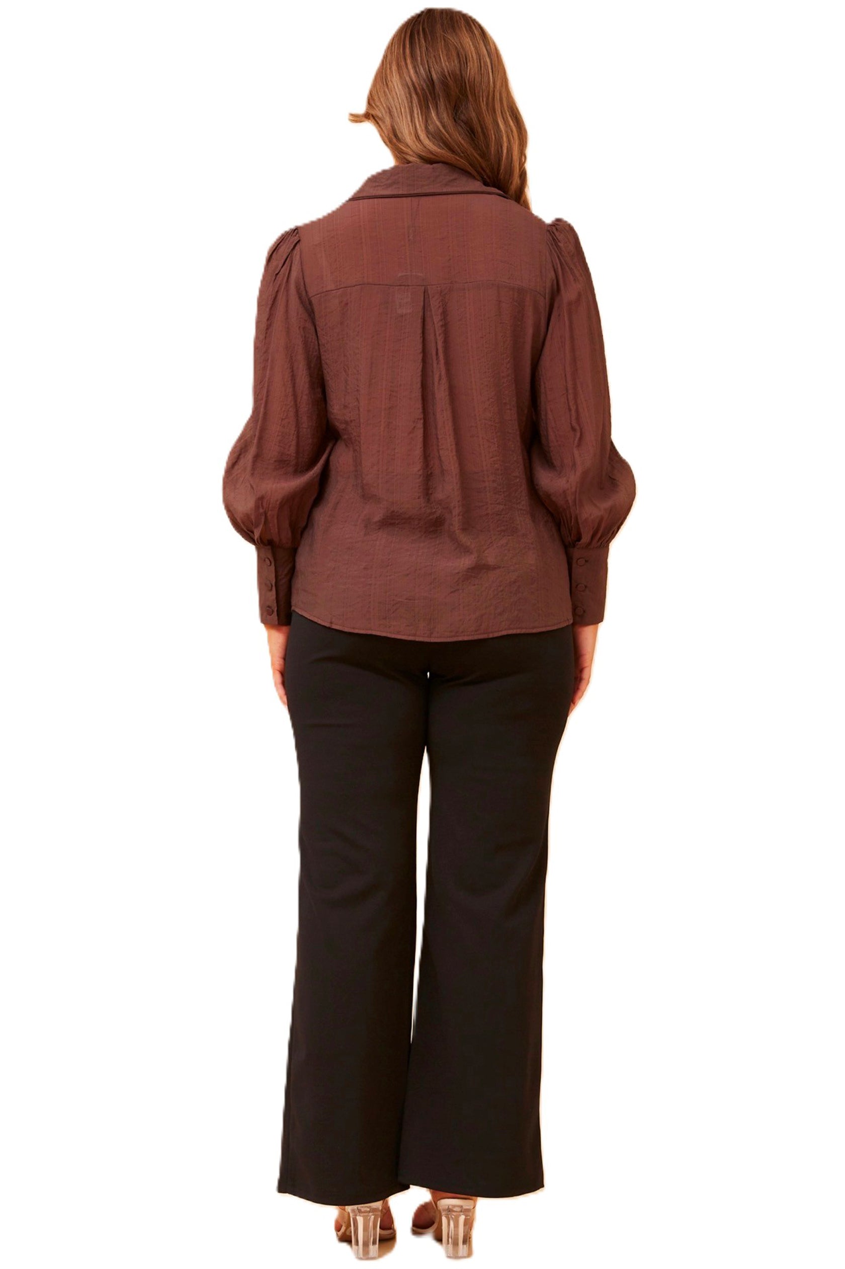 Our Belle shirt comes in gorgeous seasonal prints and is a must-have for every workwear wardrobe! Easy to style with formal trousers or skirts and kitten heels, or paired with your favourite jeans and boots for that dressy look! It's All About You Boutique Cleveland Markets