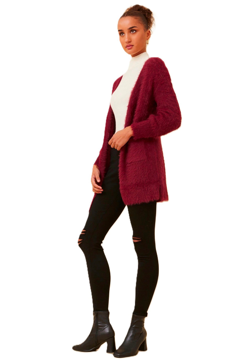The Leeza Cardigan effortlessly combines comfort and style with its soft eyelash yarn and is ideal for easy transeasonal styling. Pair it with your favorite jeans and a basic tee for a trendy day look, or belt it over a dress for an effortless transition from day to night. Cleveland markets It's All About You Boutique